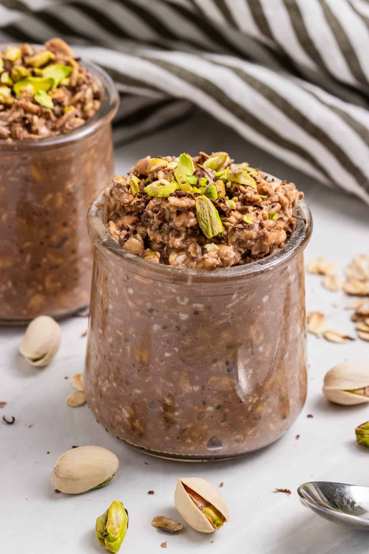 Dark Chocolate Pistachio Overnight Oats